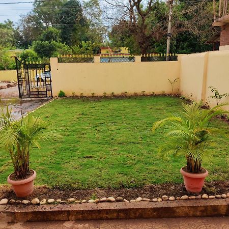 Sangeeta'S Homestay ジャグダルプル エクステリア 写真