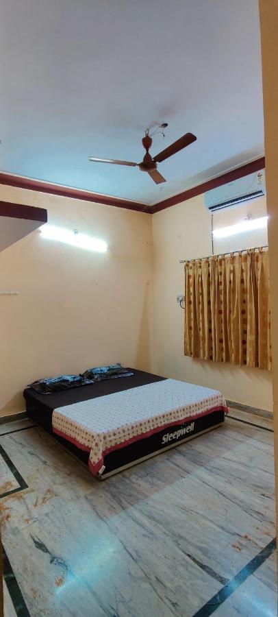 Sangeeta'S Homestay ジャグダルプル エクステリア 写真